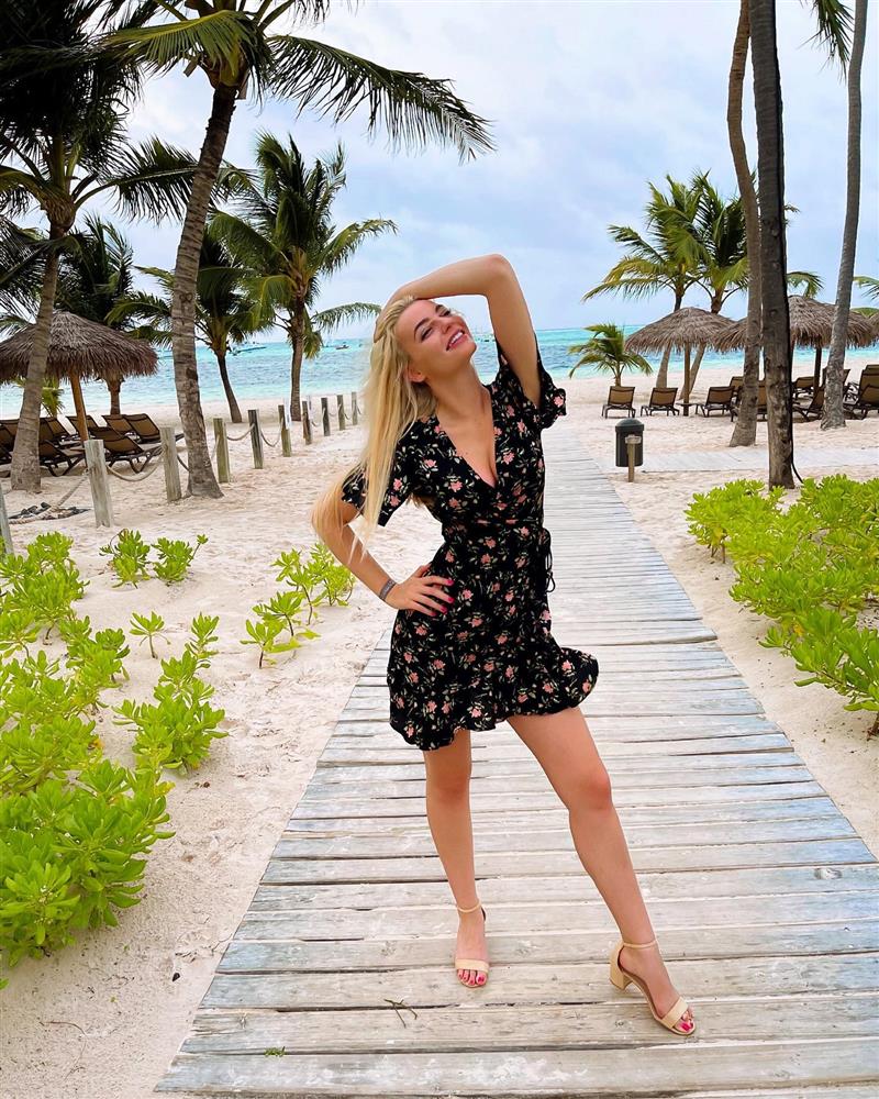 Tân Miss World 2021: Bánh bèo chúa đích thực với style toàn váy là váy, luôn khéo chọn thiết kế khoe một loạt điểm cực phẩm-10