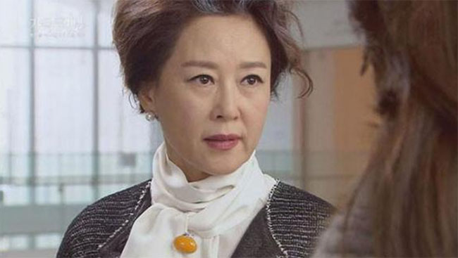 Mẹ chồng: Cả gia đình 20 người đến nhà vợ chồng con ăn giỗ, cỗ bàn giao trọn gói cho con, con dâu cười đáp ứng nhưng lẳng lặng làm việc này khiến cả nhà chồng trắng mắt-1