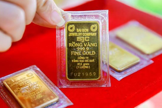 Vàng giảm giá liên tiếp, nhà đầu tư sốt ruột lo bán cắt lỗ