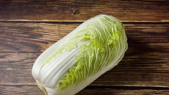 Sự khác biệt giữa cải thảo lá vàng và lá xanh là gì? Người bán rau bật mí, nó có sự khác biệt rất lớn-5