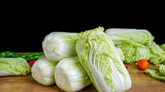 Sự khác biệt giữa cải thảo lá vàng và lá xanh là gì? Người bán rau bật mí, nó có sự khác biệt rất lớn-6