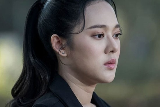 Trả hết nợ vẫn bị chị chồng trở mặt trắng trợn, tôi cao tay ném ra một tờ giấy khiến chị hoảng hốt