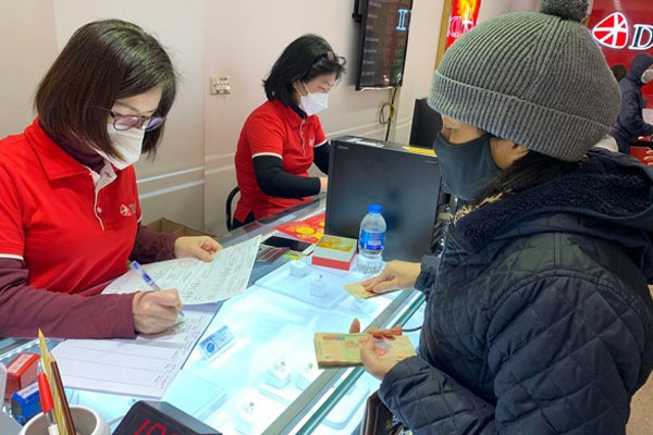 Giá vàng hôm nay 19/3: Giữ mức cao chờ biến động mới-2