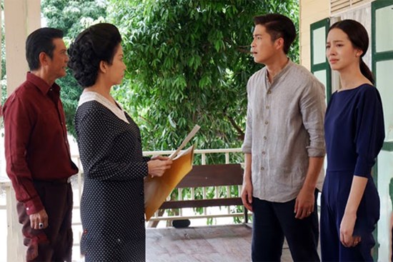 Bố chồng từ quê lên chơi, đi chợ về tình cờ nghe được 3 từ ông quát chồng tôi mà nước mắt tôi rơi lã chã