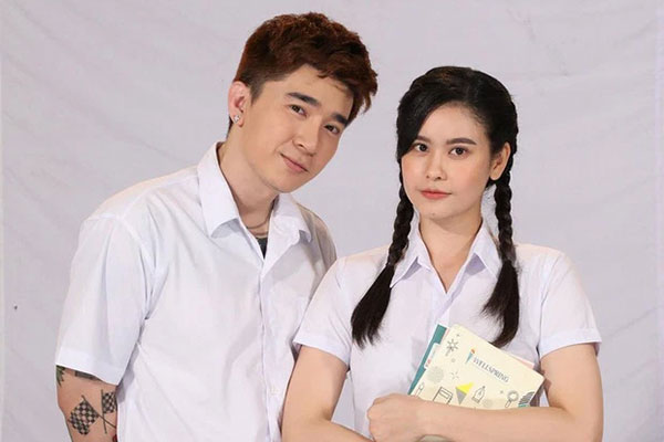 Trương Quỳnh Anh bất ngờ đăng status nền đen kèm caption gây hoang mang, chuyện gì đây?-6