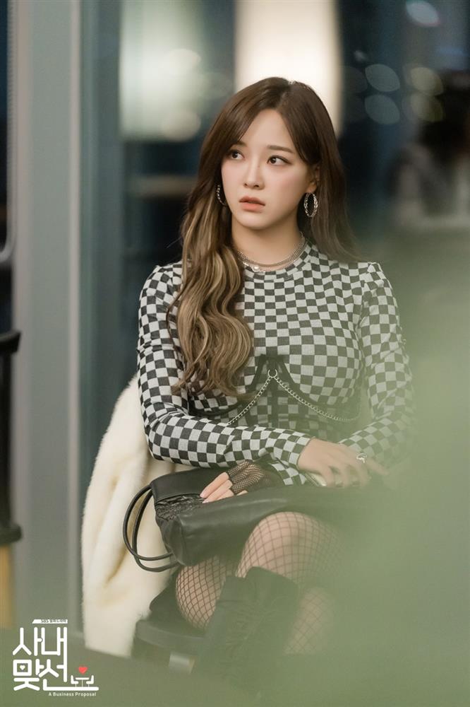 Nữ chính Hẹn Hò Chốn Công Sở: Chia sẻ bí quyết giảm 5kg trong 23 ngày trước khi lên phim-2