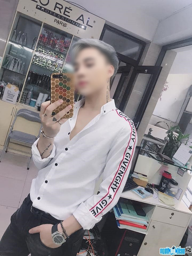Vụ cô gái tử vong vì PTTM: Dân mạng đào lại hàng loạt hình ảnh quá khứ sau phát ngôn không biết cắt tóc của chủ cơ sở thẩm mỹ-3