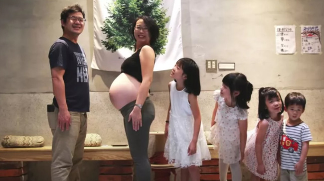 Bà mẹ dành cả thanh xuân để chửa đẻ, 10 năm sinh 6 đứa con liên tiếp, chuyển dạ tại nhà để tiết kiệm tiền, mẹ chồng năn nỉ: Đừng đẻ nữa-1