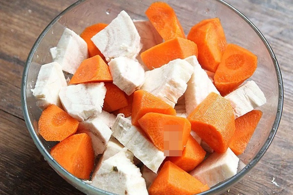 Xương heo hầm theo cách này vị ngọt nhẹ, có tác dụng thanh nhiệt giải cảm, cả nhà ăn không biết chán-4