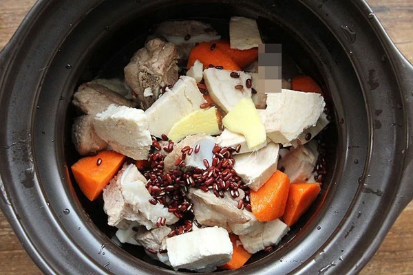 Xương heo hầm theo cách này vị ngọt nhẹ, có tác dụng thanh nhiệt giải cảm, cả nhà ăn không biết chán-6