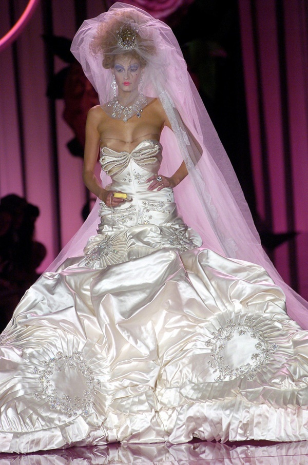 Chiếc váy cưới 2 tỷ của bà Trump: Giấc mơ có thật của cô người mẫu di dân và lời khuyên thô-nhưng-thật từ chính bộ sậu Dior-8