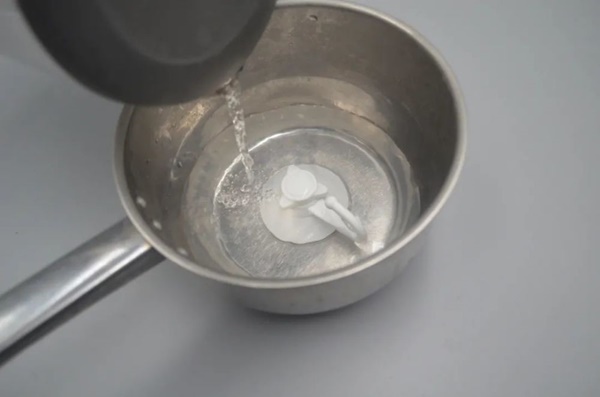 Phải làm gì nếu móc hút chân không thường xuyên bị rơi ra? Dạy bạn một mẹo để tăng cường lực hút chắc như đinh đóng cột-3