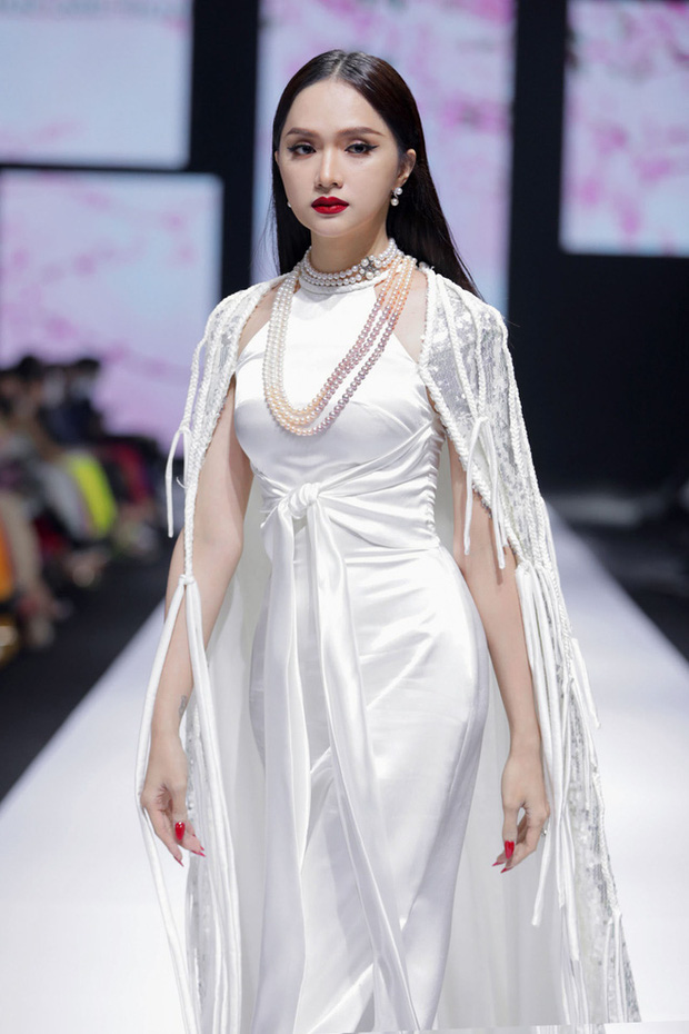Hương Giang có hành động cực tinh tế, ẵm luôn điểm 10 vì cách ứng xử với Hà Anh trên hàng vedette-6