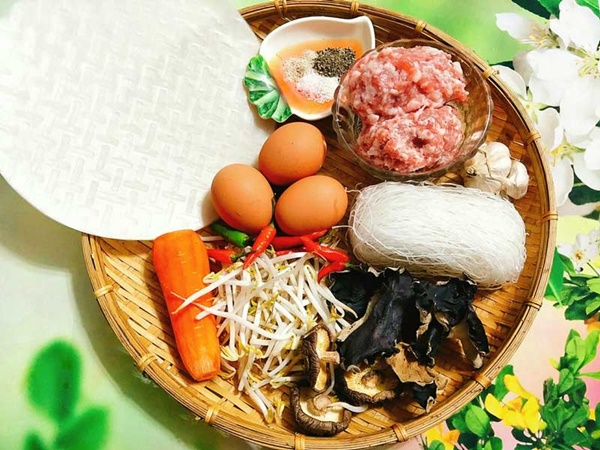 Chị em bận rộn học ngay cách làm nem rán cất tủ lạnh ăn dần, vừa tiết kiệm thời gian mà thành phẩm vẫn giòn thơm xuất sắc-1