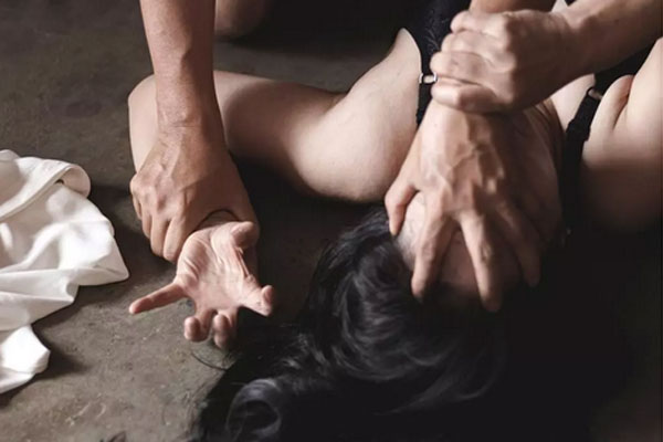 Chấn động: Đi ăn cưới, nữ sinh bị 10 thiếu niên cưỡng hiếp đến thân tàn ma dại-1