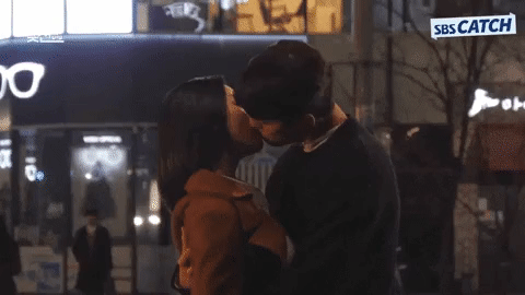 Phát sốt vì loạt hậu trường đắt giá của A Business Proposal: Nhìn đôi phụ tưởng đâu yêu thật, có cả cảnh tự biên tự diễn-4