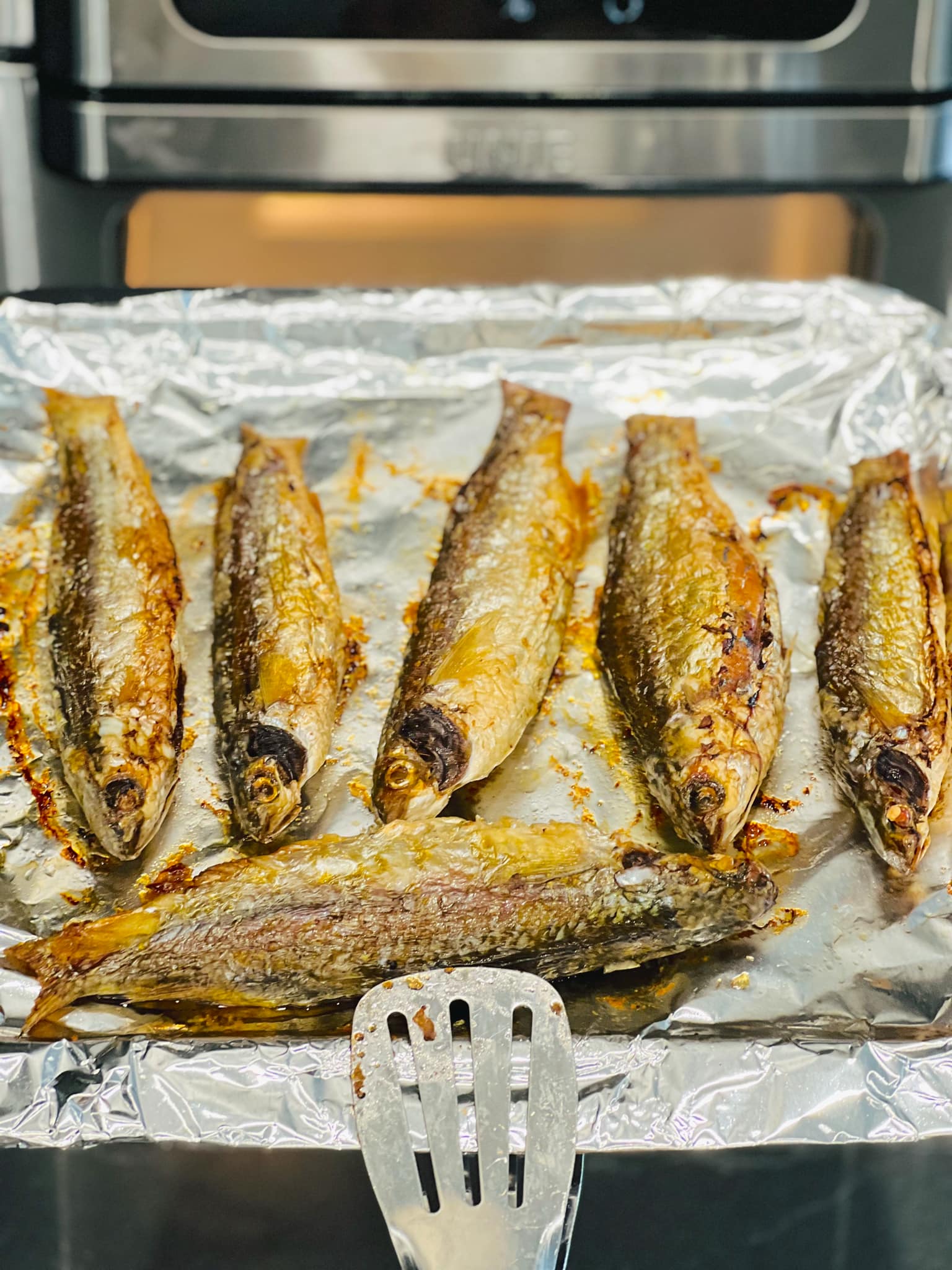 3 bí quyết nướng cá bằng nồi chiên không dầu giòn, ngon và không bị dai-3