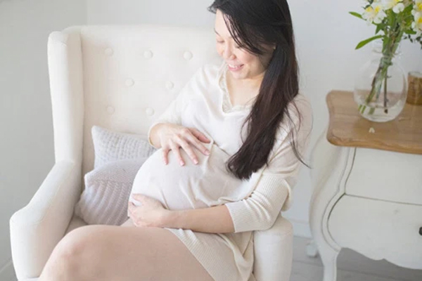 5 năm sinh 4 đứa con, mẹ bỉm bật khóc khi nghĩ đến khoảnh khắc mang bầu, chưa 1 lần hối hận vì có người chồng hết mực thương yêu-15