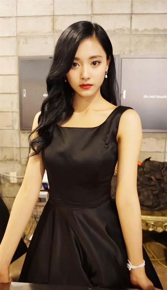 Bao người chết trân vì kiểu đồ này nhưng lần nào Tzuyu (Twice) diện lên cũng sang như tiểu thư nhà tài phiệt-12
