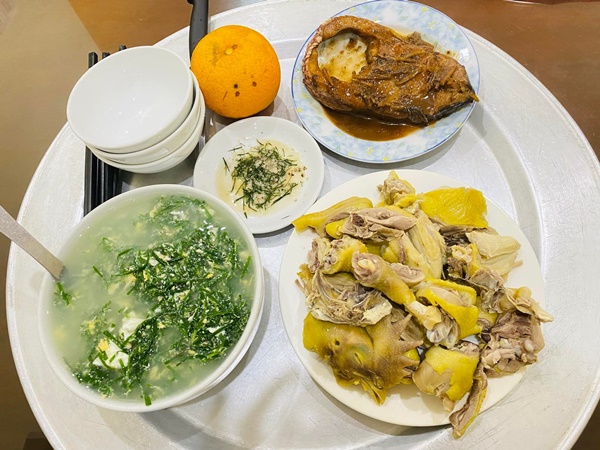 Mâm cơm đậm chất miền Trung của cô dâu Hà Nội lấy chồng Hà Tĩnh, ông xã thích cơm nhà nên từ vụng về trở thành vợ đảm-1