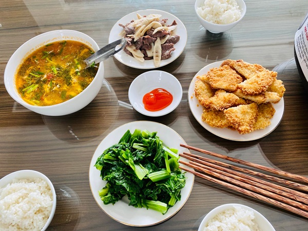 Mâm cơm đậm chất miền Trung của cô dâu Hà Nội lấy chồng Hà Tĩnh, ông xã thích cơm nhà nên từ vụng về&nbsp;trở thành vợ đảm-3