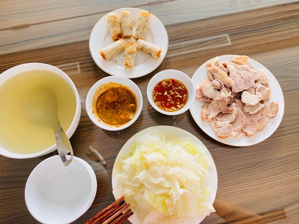 Mâm cơm đậm chất miền Trung của cô dâu Hà Nội lấy chồng Hà Tĩnh, ông xã thích cơm nhà nên từ vụng về trở thành vợ đảm-11