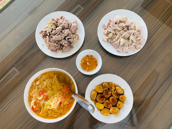 Mâm cơm đậm chất miền Trung của cô dâu Hà Nội lấy chồng Hà Tĩnh, ông xã thích cơm nhà nên từ vụng về trở thành vợ đảm-18