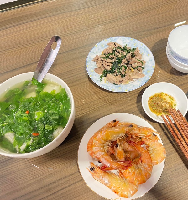 Mâm cơm đậm chất miền Trung của cô dâu Hà Nội lấy chồng Hà Tĩnh, ông xã thích cơm nhà nên từ vụng về trở thành vợ đảm-19