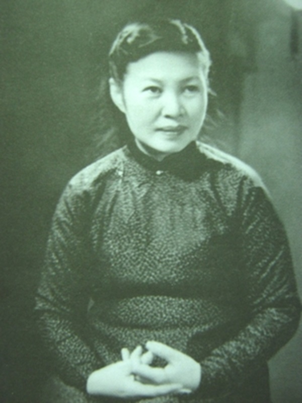 Mẹ vợ đắp chiếu tuyệt thực phản đối đám cưới vì chàng rể ở đẩu ở đâu và đêm tân hôn có 1-0-2 của nhà thơ Tố Hữu cùng người vợ 55 năm-2