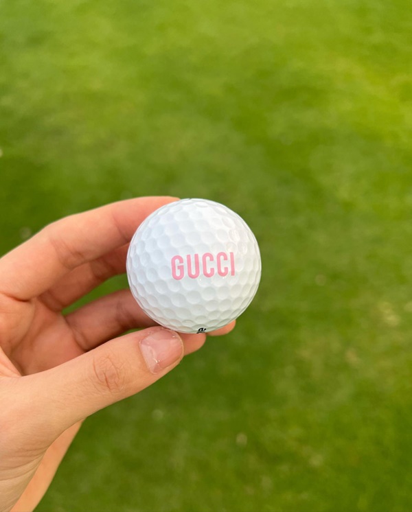 Chẳng cần mài mặt đi hát, Hiền Hồ vẫn là nữ ca sỹ Gen Z sở hữu BST đồ hiệu mà nhiều đàn chị phải kiêng nể-17