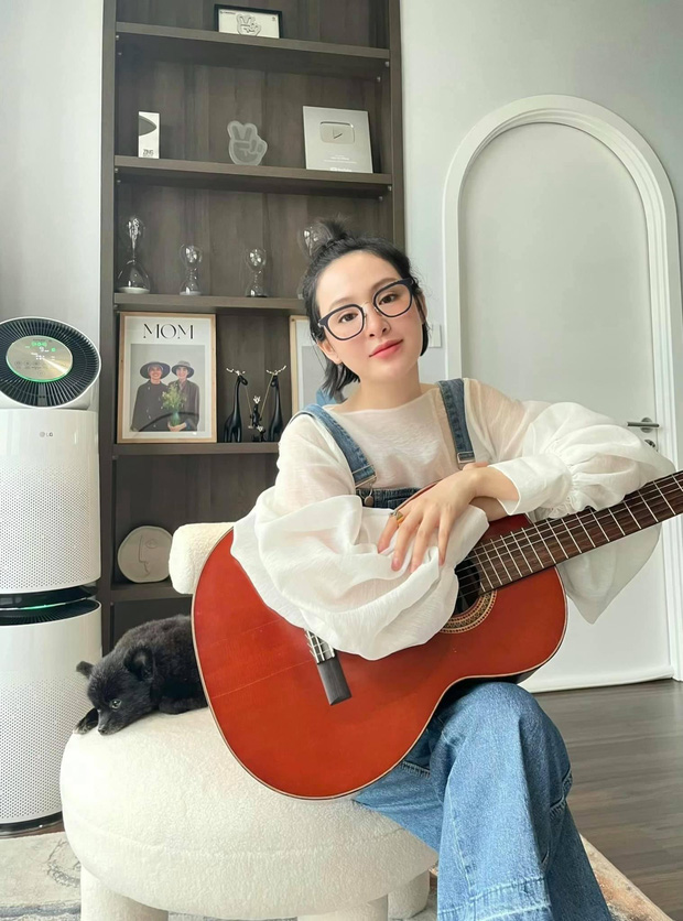 Hiền Hồ dạo này lên như diều gặp gió: Sắm xe chục tỷ, check-in sân golf còn nhiều hơn đi hát, nhìn đến số đồ hiệu mới choáng!-13