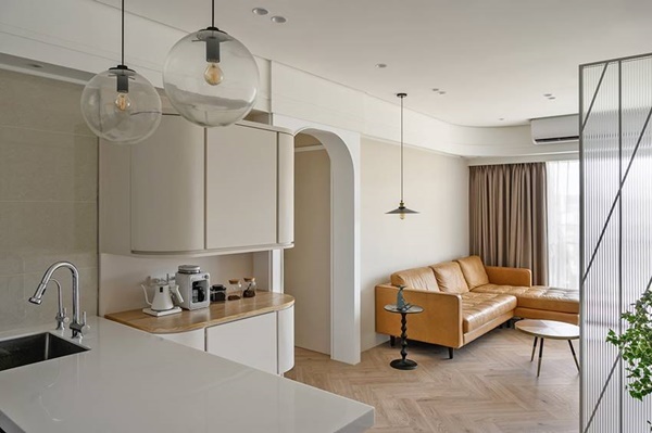 Căn hộ thiết kế tông màu&nbsp;trắng&nbsp;sang trọng, mở rộng không gian, phòng thay đồ sang xịn đáp ứng nhu cầu của nữ gia chủ-11