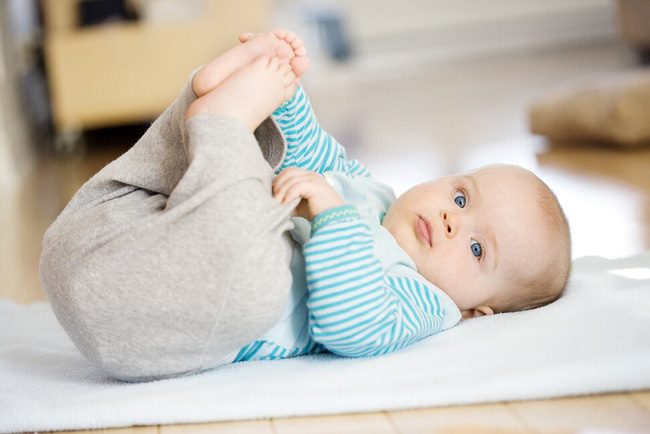 Nhìn 3 phản ứng của trẻ khi ngủ dậy cha mẹ biết ngay tính cách con mình sau này như thế nào: Rụt rè, hoạt bát hay thông minh lanh lợi-3