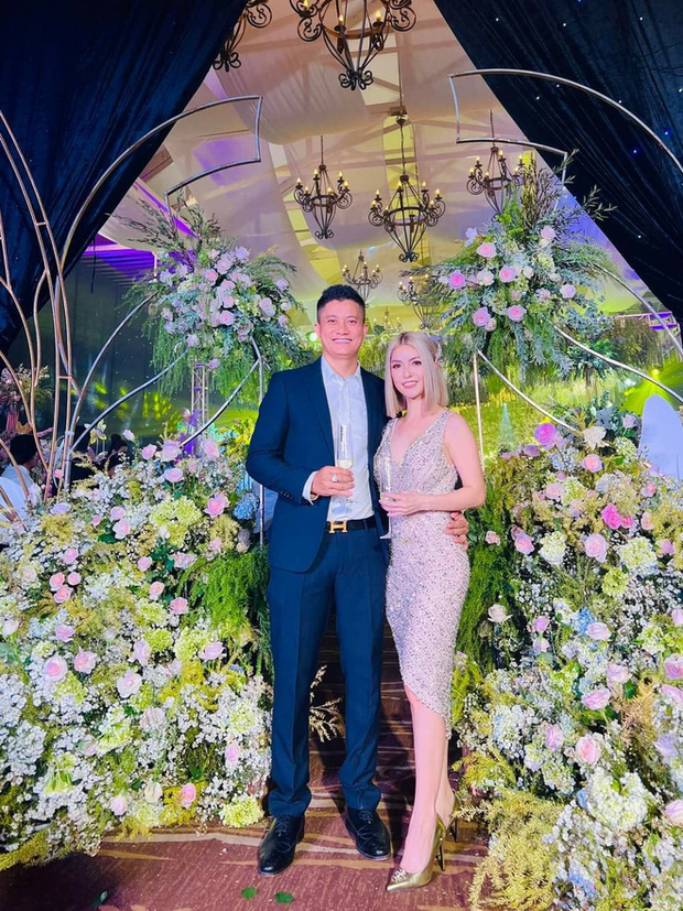 Chị gái đại gia quận 7 khoe cuộc sống giàu sang không thua em, đầy siêu xe và kim cương-2