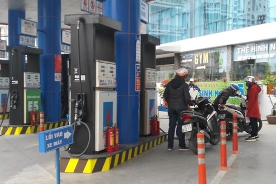 Giá xăng đến ngày giảm mạnh sau 7 lần tăng liên tiếp