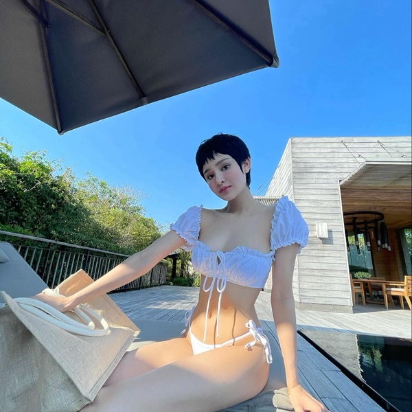 Hiền Hồ: Từ búp bê mặt đơ thành em gái sân golf, cứ lên đồ là khoe vòng 1 mơn mởn-5