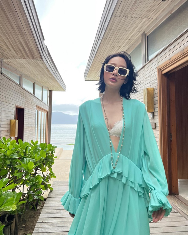 Hiền Hồ: Từ búp bê mặt đơ thành em gái sân golf, cứ lên đồ là khoe vòng 1 mơn mởn-7