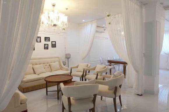 Lý Nhã Kỳ khoe mọi ngóc ngách trong tòa nhà mang tên mình, choáng nhất là bàn ăn rộng cho hơn 20 người-5