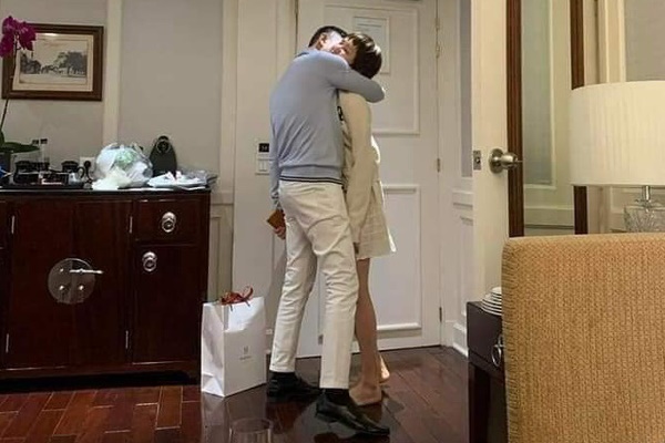 Hóa ra Hiền Hồ cũng sở hữu bờ vai mắc áo, bảo sao mặc đồ hở đẹp không thua Ninh Dương Lan Ngọc-19