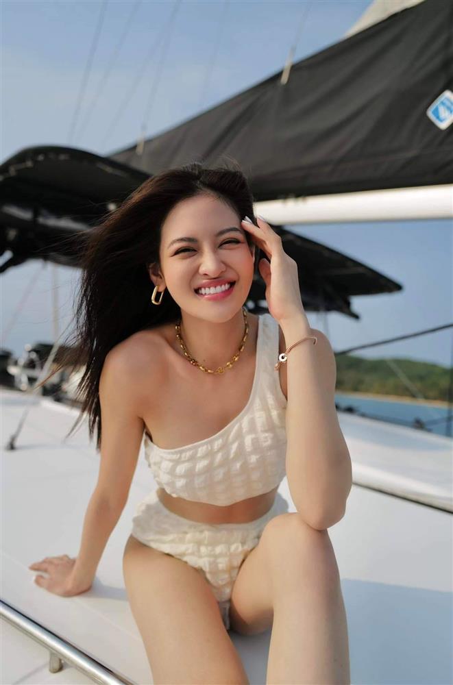 Thuỳ Anh Cả một đời ân oán ngày càng hở bạo-3