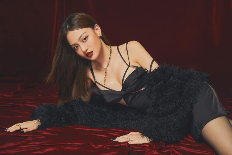 Thuỳ Anh Cả một đời ân oán ngày càng hở bạo-15