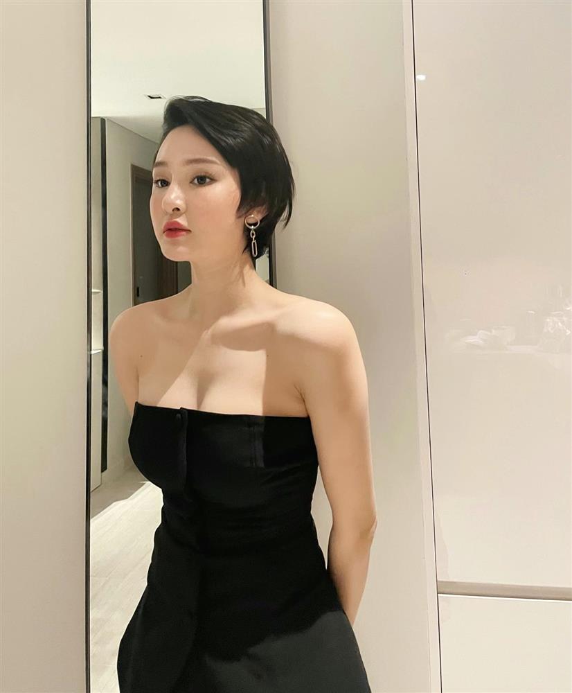 Hóa ra Hiền Hồ cũng sở hữu bờ vai mắc áo, bảo sao mặc đồ hở đẹp không thua Ninh Dương Lan Ngọc-13