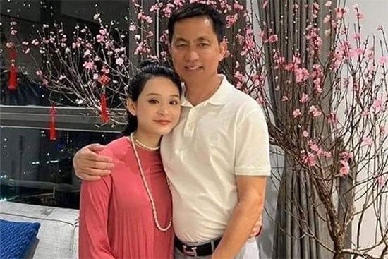 Ông Hồ Nhân nói về hình ảnh thân thiết chụp cùng Hiền Hồ