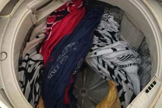 Khi giặt quần áo, đừng chỉ cho bột giặt, dạy cho bạn một mẹo nhỏ, quần áo bẩn sẽ như mới