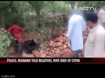 Bố vừa bế con vừa kéo vali, hình ảnh tưởng bình thường mà hóa ra chứa đựng tội ác man rợ-1