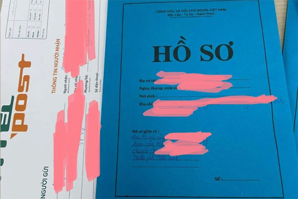 Tranh cãi cô giáo mặc váy ngắn qua đầu gối, nam sinh lớp 11 quay lén đăng lên MXH cùng dòng nhắn: Đi dạy như này là hỏng rồi-1