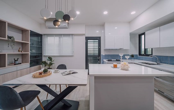 Căn hộ màu xanh lam tao nhã nhẹ nhàng, thiết kế phòng bếp siêu rộng để đãi khách-11