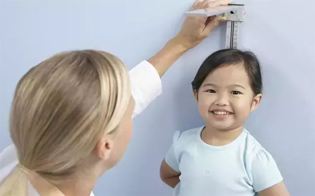 Nguyên nhân gây lùn ở trẻ, cha mẹ đến xem, con bạn có trúng thầu hay không?-2