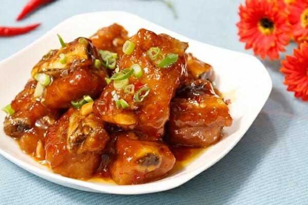 Biết được cách làm này, món&nbsp;sườn xào chua ngọt vừa thơm mềm lại không khô-4