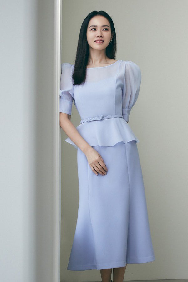 Son Ye Jin cần Hyun Bin giải cứu ngay: Là ai dí cho chị bộ cánh quê kiểng khó tin thế này?-7